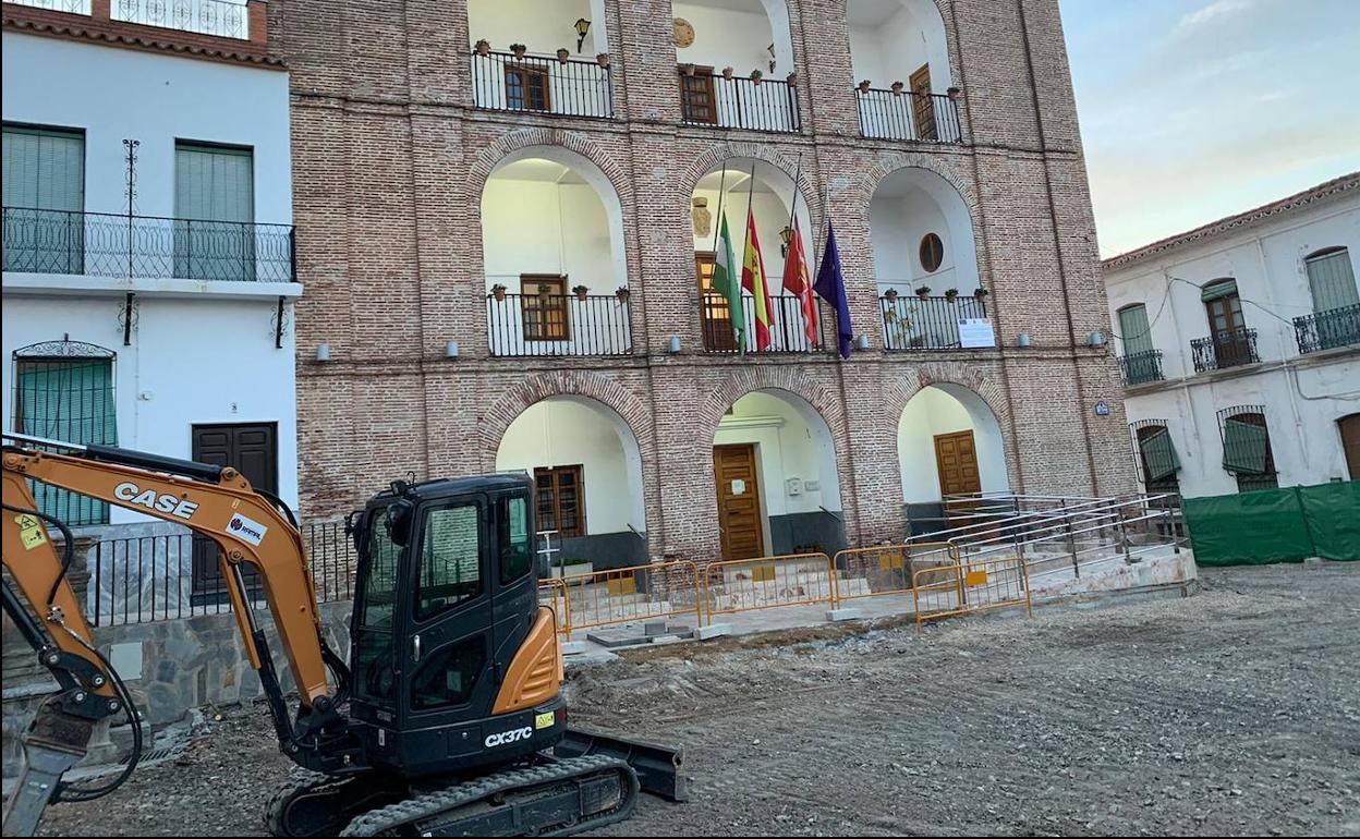 Laujar vestirá su Plaza Mayor con adoquín envejecido y el agua ganará protagonismo