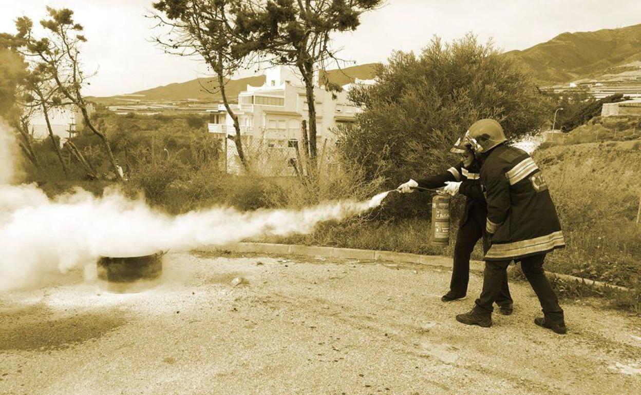 Los miembros de Protección Civil están cualificados para atender emergencias de este tipo en una primera intervención.