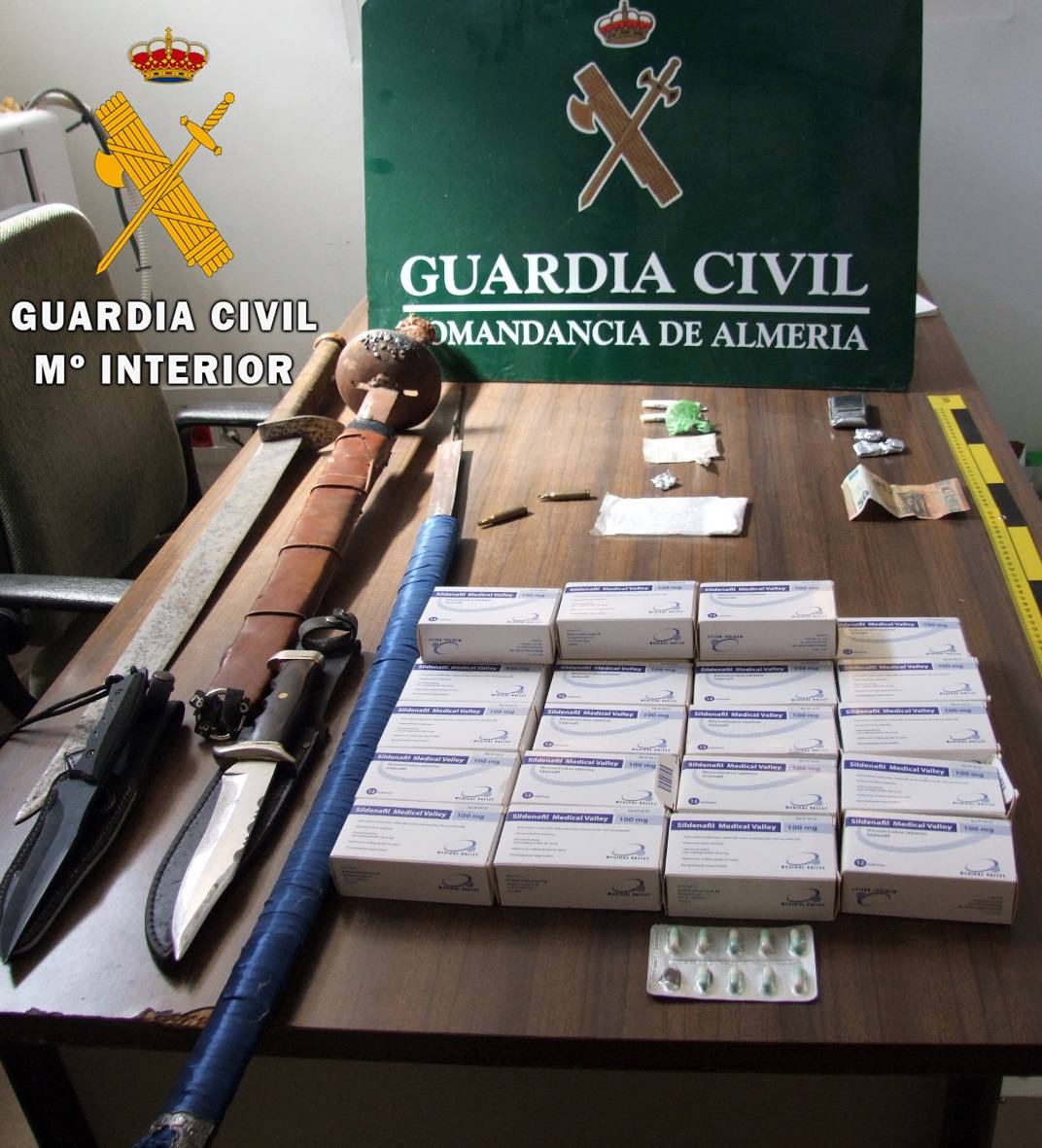 La Guardia Civil logró desmantelar un punto de venta de drogas en Adra. 