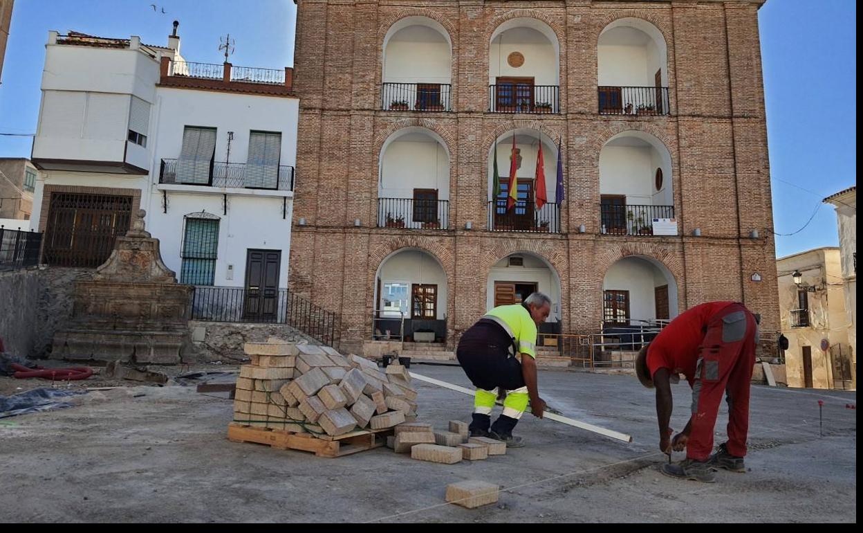 Laujar continúa con las obras de la Plaza Mayor de la Alpujarra