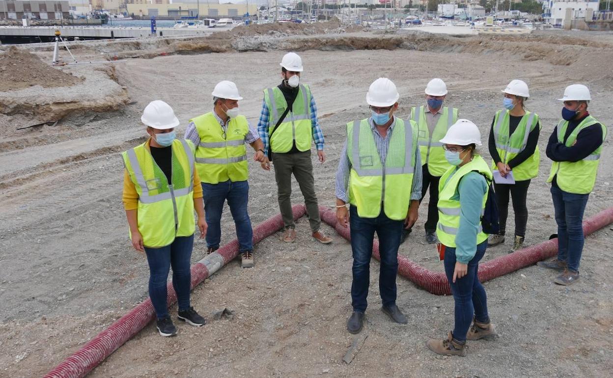 El Puerto de Adra, testigo de las primeras demoliciones para urbanizar la zona deportiva