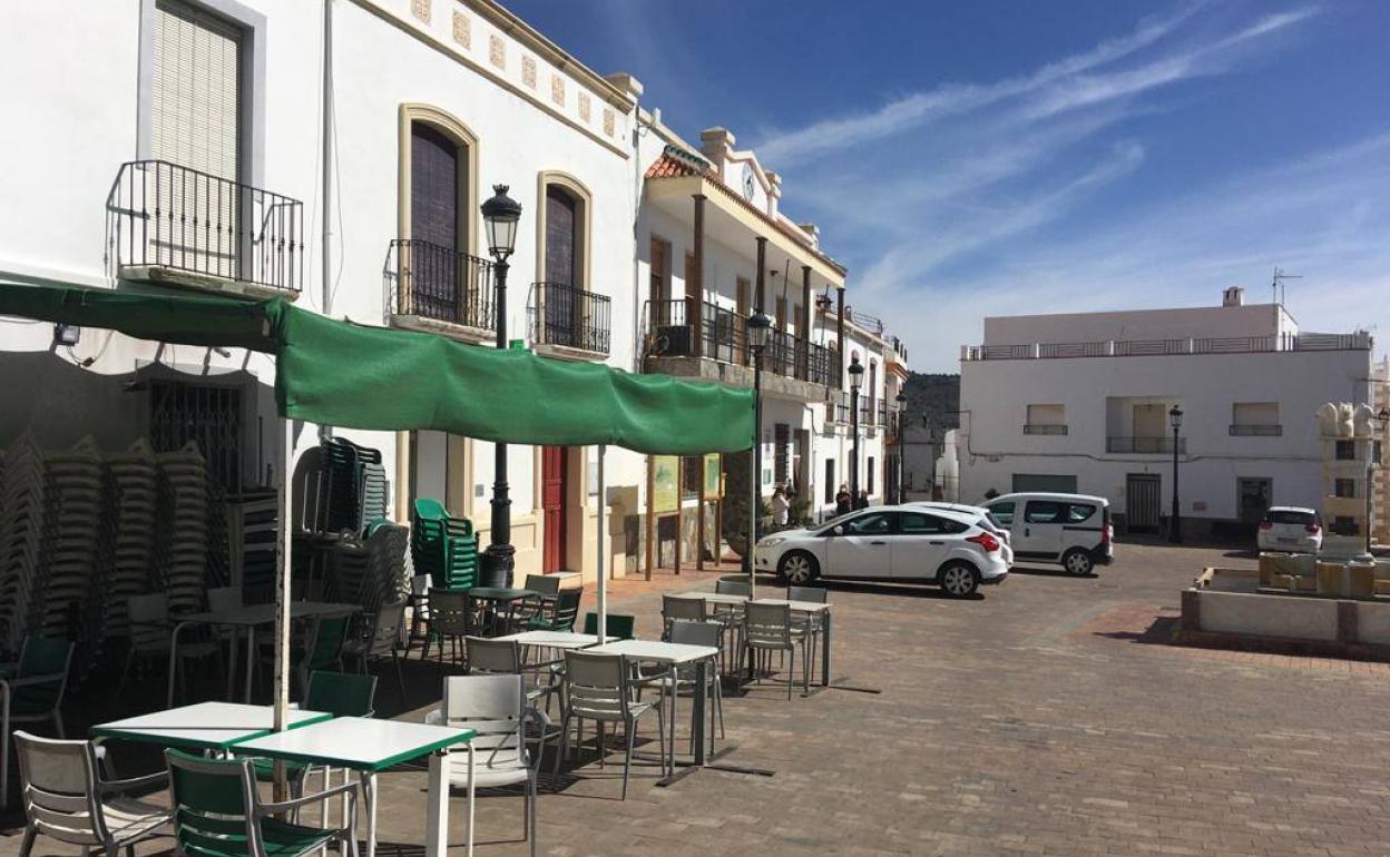 Paterna del Río se estrena en Covid y le obliga a confinarse