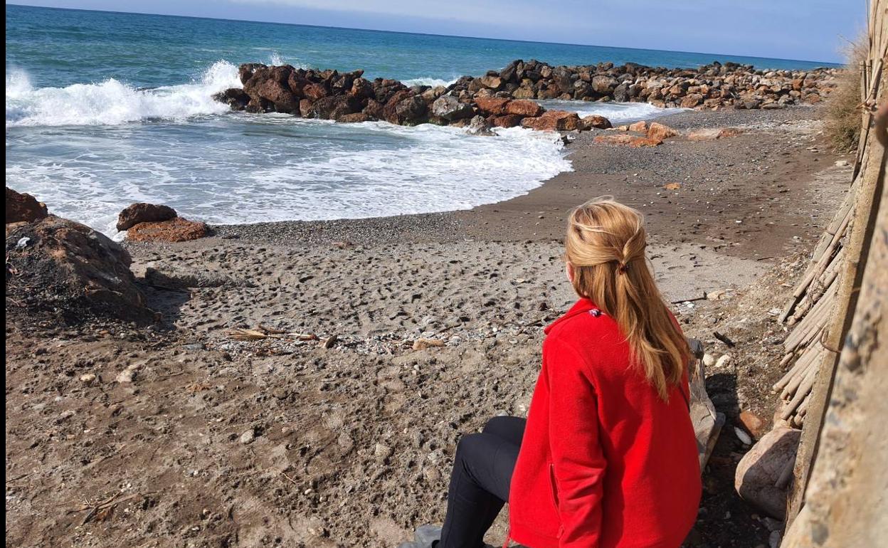 El levante de la costa de Adra, con el agua en los talones