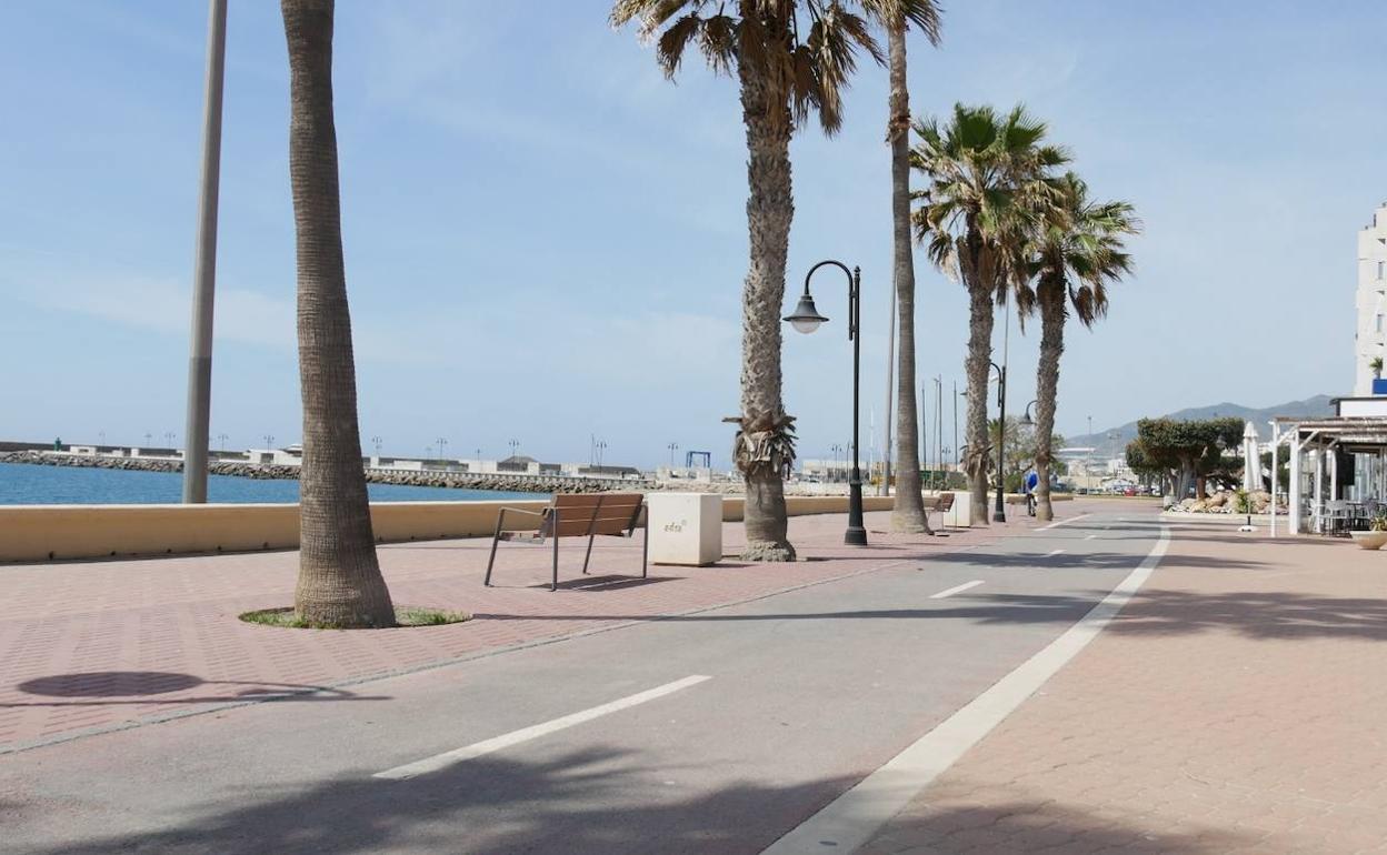 Adra adjudica un nuevo tramo de carril bici y concede ocho meses para ejecutarlo