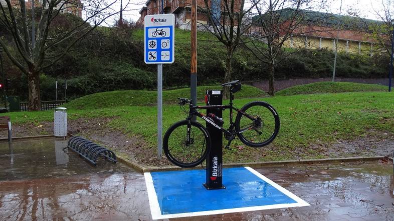 Adra habilitará puntos gratuitos para poner a punto las bicicletas