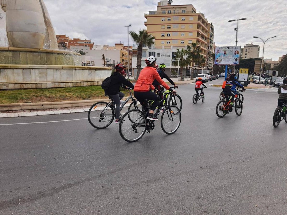 Fotos: La 'clásica abderitana' toma el relevo en Adra