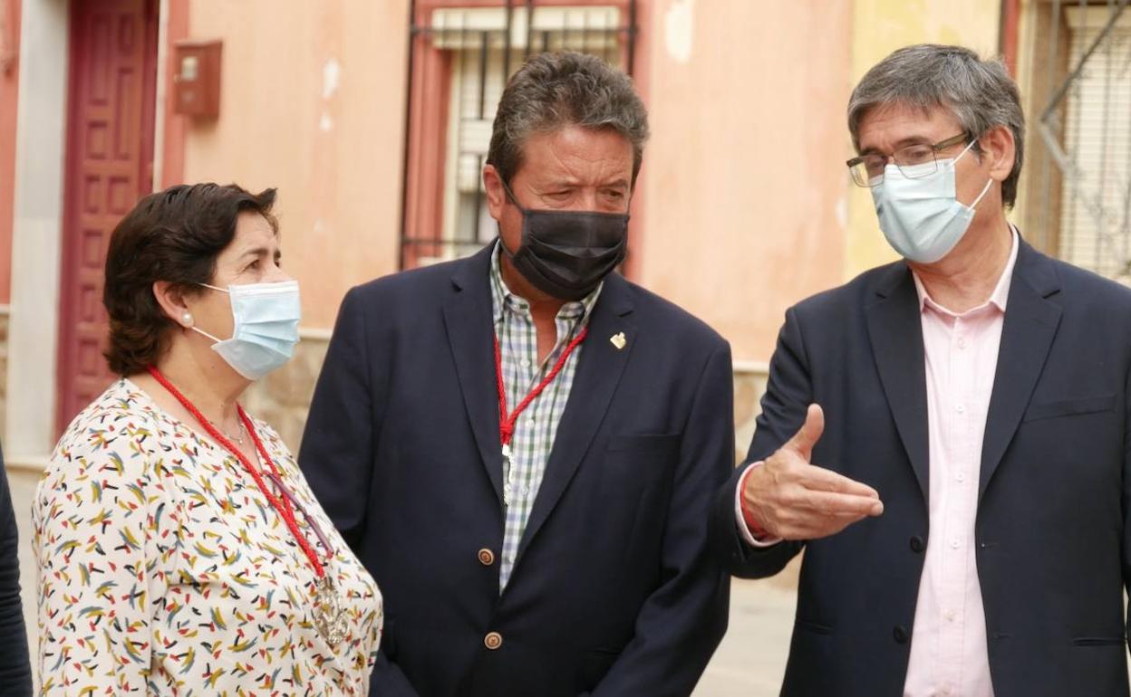 María Villacreces, Antonio Serrano y Manuel Cortés. 