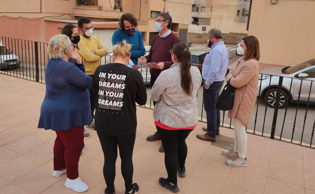 Adra interviene en la Plaza Virgen del Carmen, en obras hasta «final de junio»