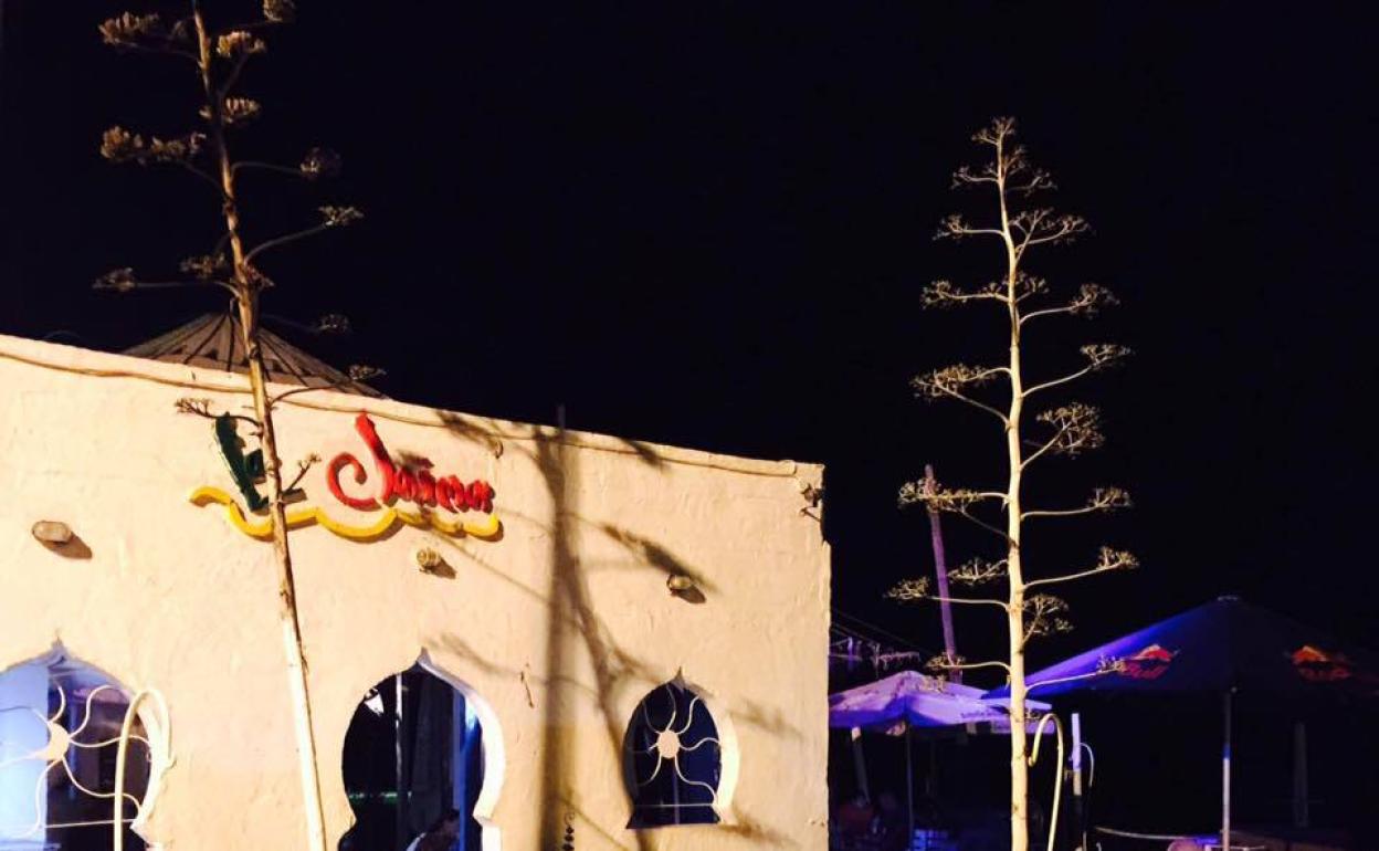 La Jaima de Adra cuelga el cartel de 'se vende'