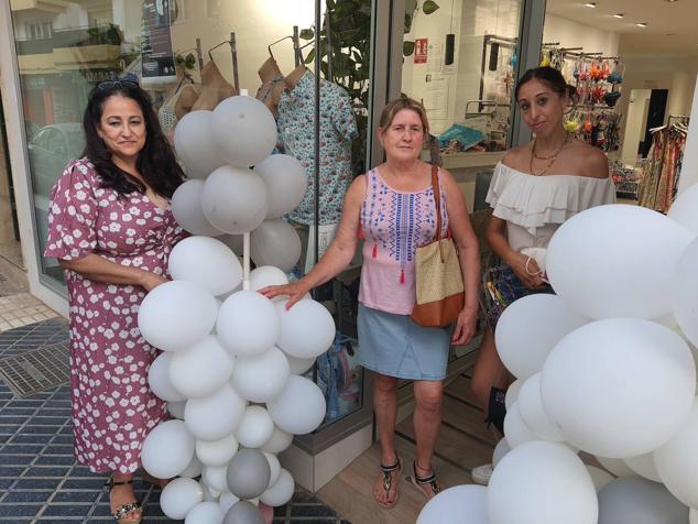 Fotos: Noche en Blanco: tarde de compras en Adra