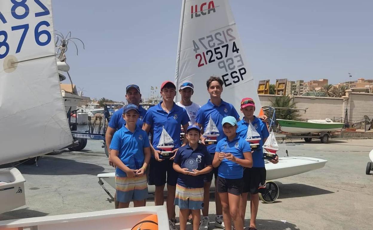 El equipo de vela de Adra 'regala' seis podios al Club Náutico en sus bodas de oro