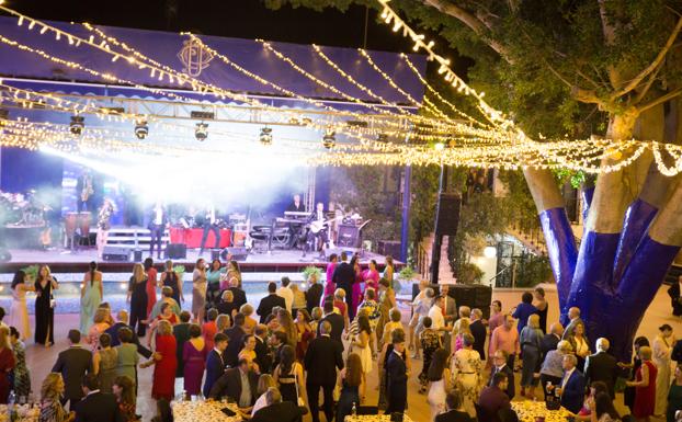 Vuelve el 'espíritu casinero' a los bailes de sociedad del Casino de Dalías