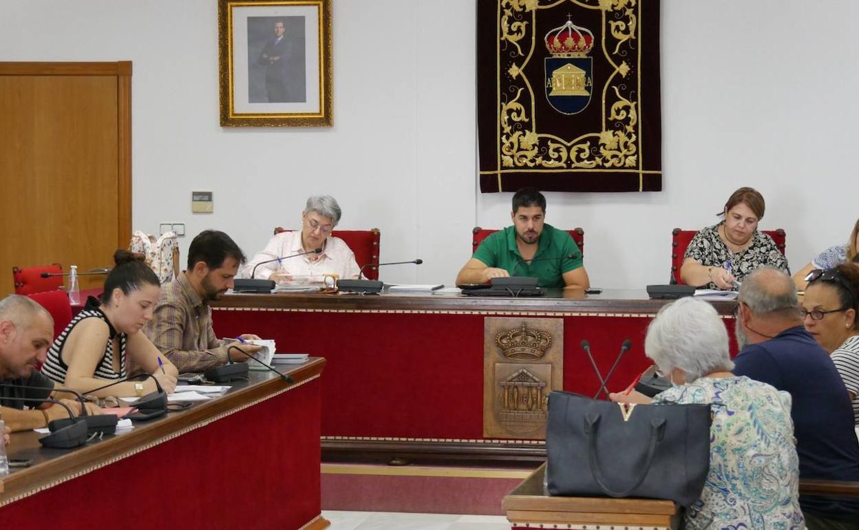 Adra lanza una convocatoria para consolidar las plazas del personal indefinido