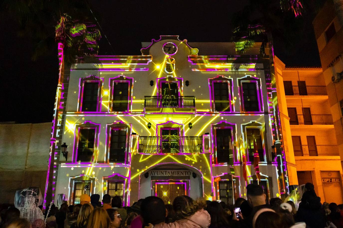 Arranque de la Navidad en Adra con el encendido oficial, el pasado viernes. 