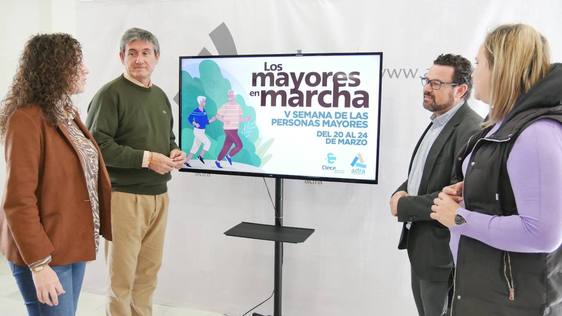 Adra rinde tributo a sus mayores