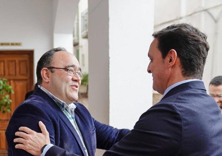 El alcalde de Alcolea cambia las siglas de IU por las del PP para revalidar su cargo