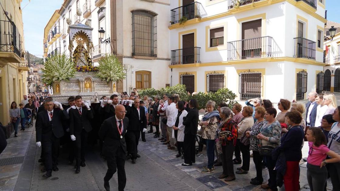 Berja acompaña a su patrona en procesión