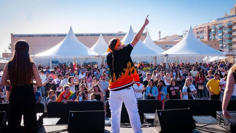 Más de 2.000 personas bailan al ritmo del Sirena Loca Fest