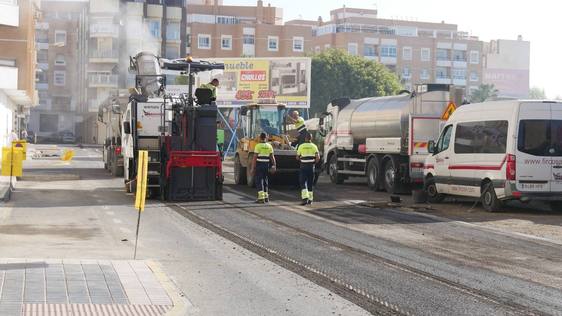 Cerradas al tráfico las calles que desembocan en la avenida del Mediterráneo