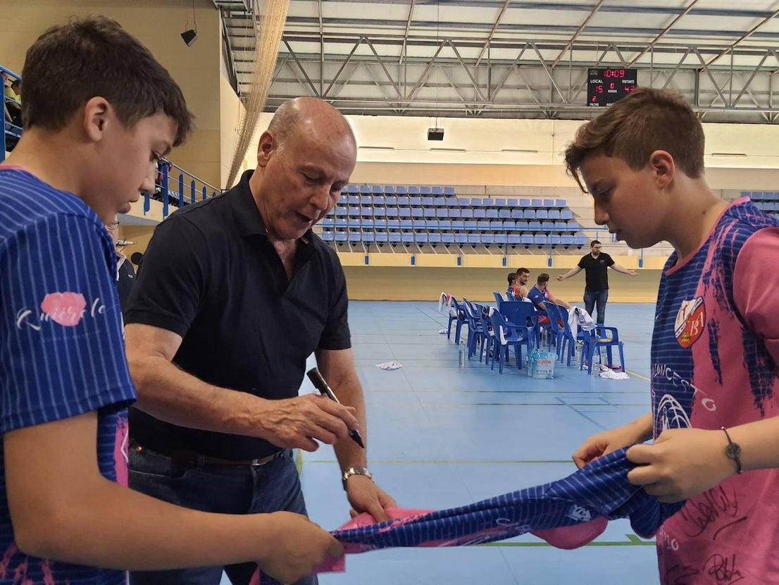 Leyendas del Real Madrid, invitado de excepción a la fiesta del baloncesto en Adra
