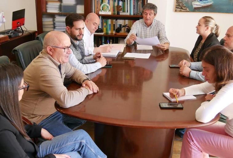 El Ayuntamiento instalará elementos de juego para niños en El Lance y Guainos