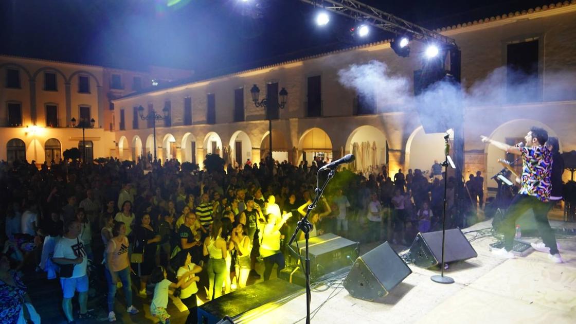 Berja enamora 'vestida de blanco'