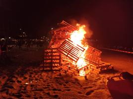 San Juan en Adra: dónde está permitido encender hogueras