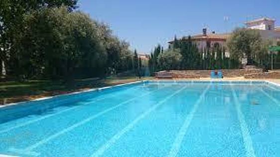 El 'pulmón de la Alpujarra' abre su piscina con una fiesta gratuita