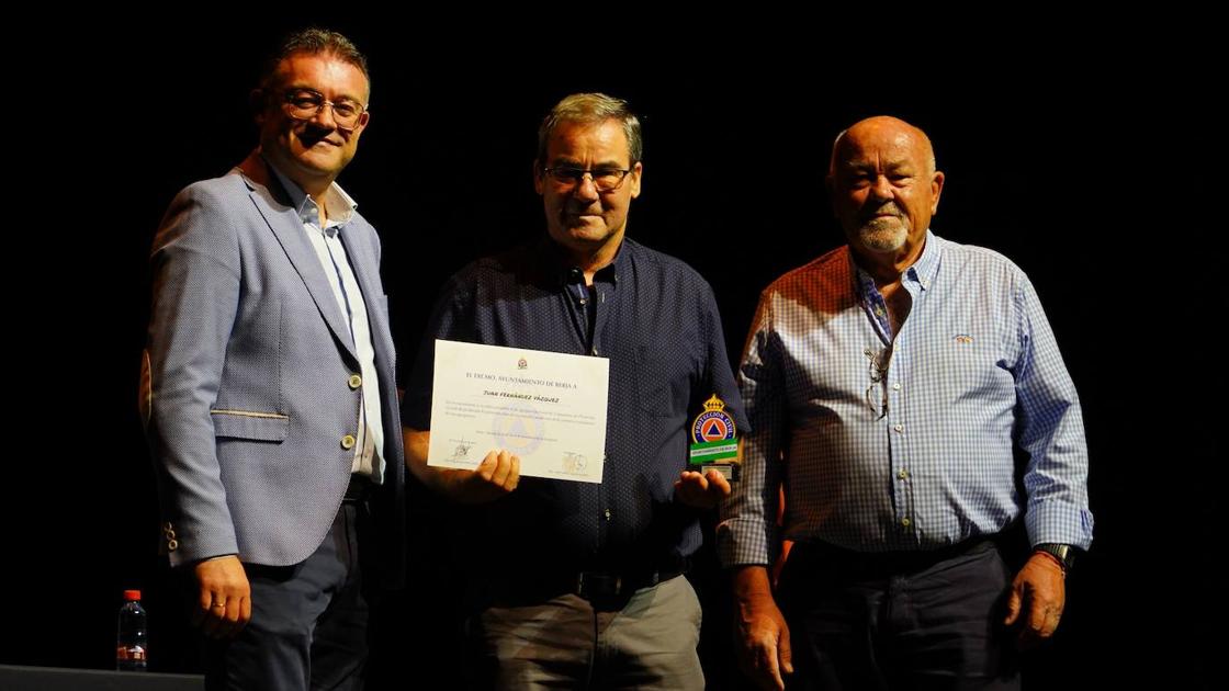 Homenaje a los primeros voluntarios de Protección Civil