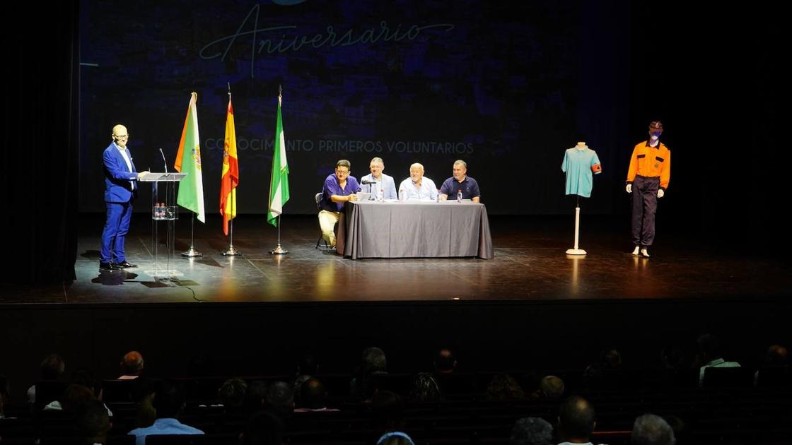 Homenaje a los primeros voluntarios de Protección Civil