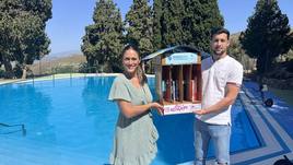 Berja acerca la lectura a sus piscinas municipales