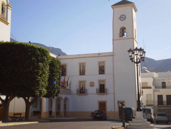 Dalías declara tres días de luto oficial por el asesinato de María