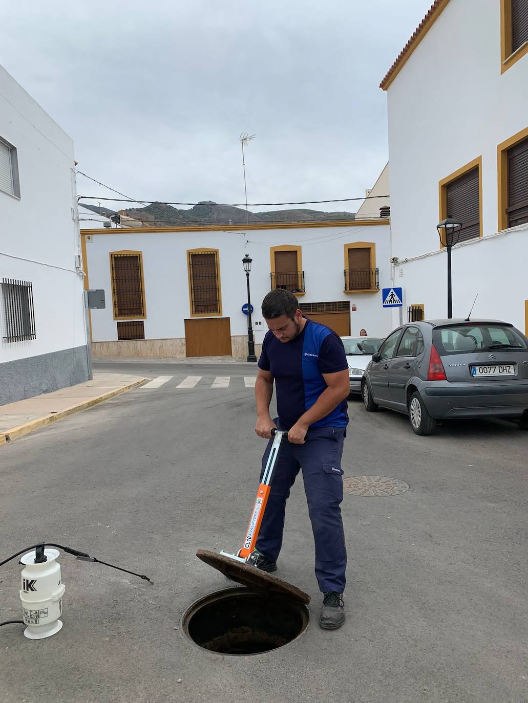 Dalías limpia y desinfecta la red de alcantarillado en su totalidad
