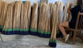 Los cohetes fabricados por Pirotecnia Alborán para el Cristo de la Luz llevan capucha roja.