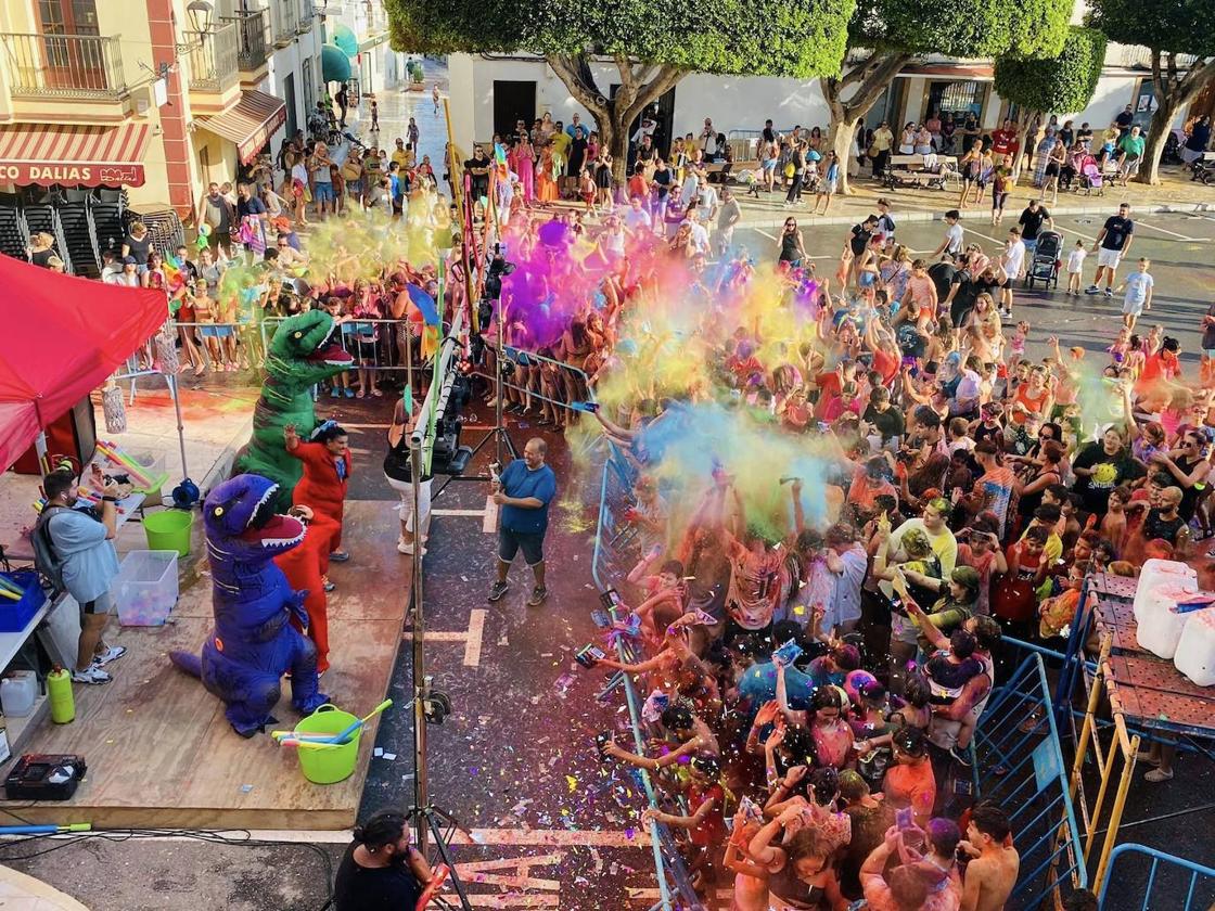 Dalías arde en pólvora y diversión