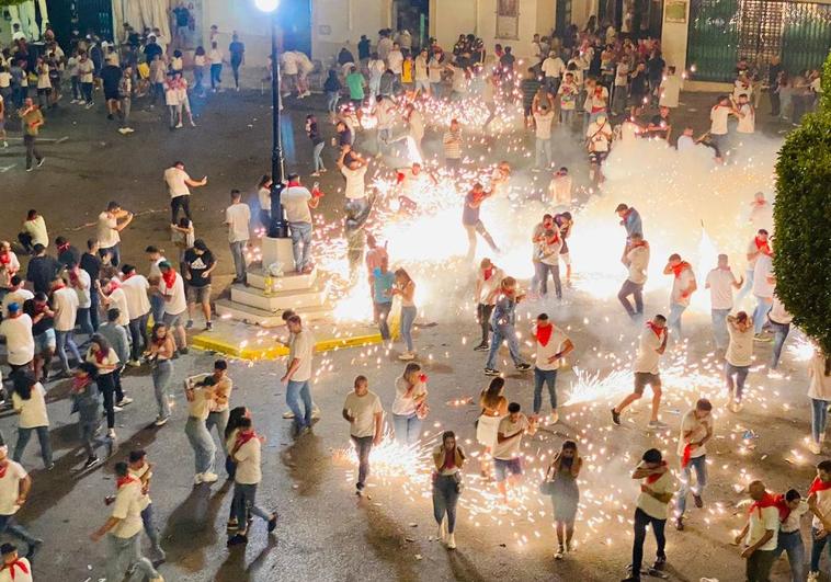 Dalías arde en pólvora y diversión