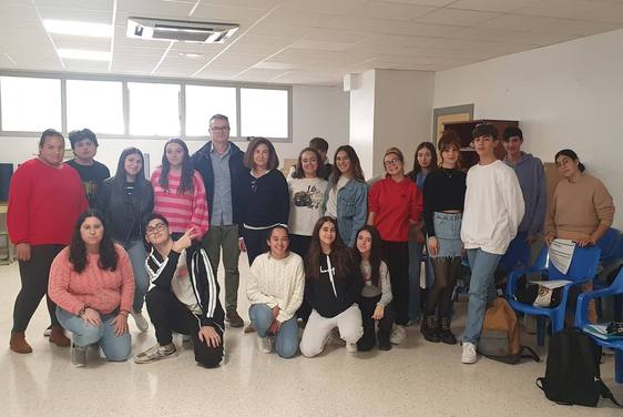 Estudiantes del IES Gaviota de Adra conocen la OMIC