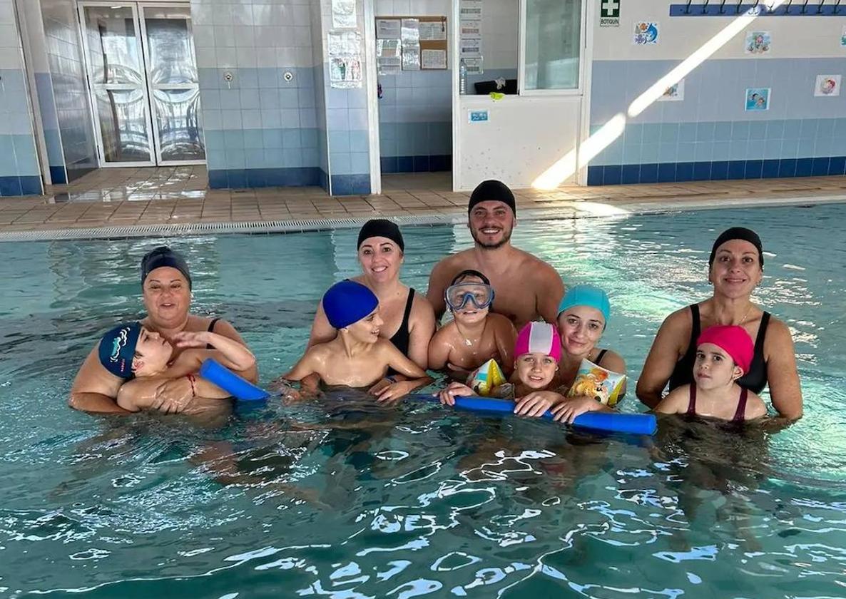 Siempre Valientes dispone de la Piscina Municipal los domingos