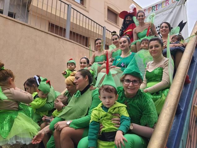 Fotos: Más de 2.000 niños toman las calles de Adra para disfrutar del Carnaval