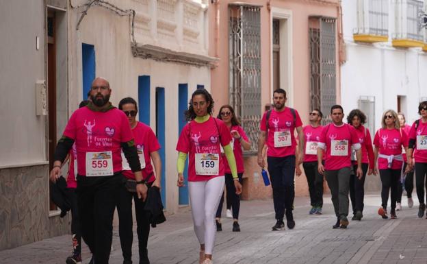 Berja se tiñe de rosa para ayudar a la Asociación Española Contra el Cáncer