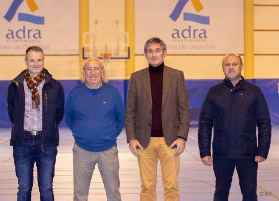 El alcalde respalda a la «familia» del fútbol abderitano en su puesta de largo