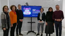 Adra invita a comprar en sus comercios por San Valentín