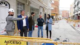 Comienza el adoquinado en Rambla de las Cruces