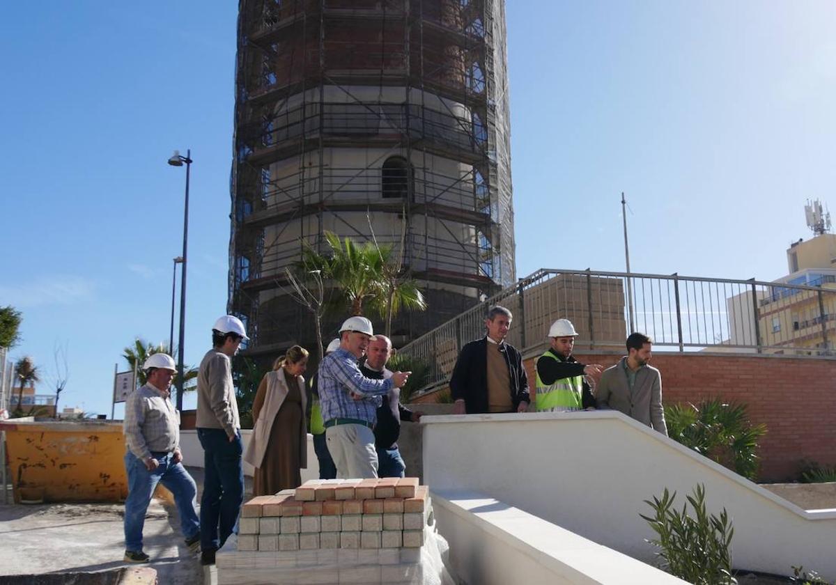 La Torre de los Perdigones avanza en su rehabilitación bajo redes y andamios