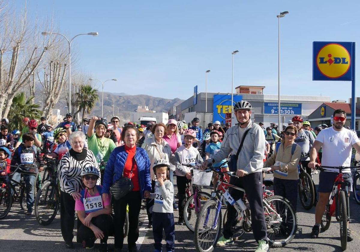 Inmaculada Marina convoca a 300 participantes en su tradicional ruta ciclista