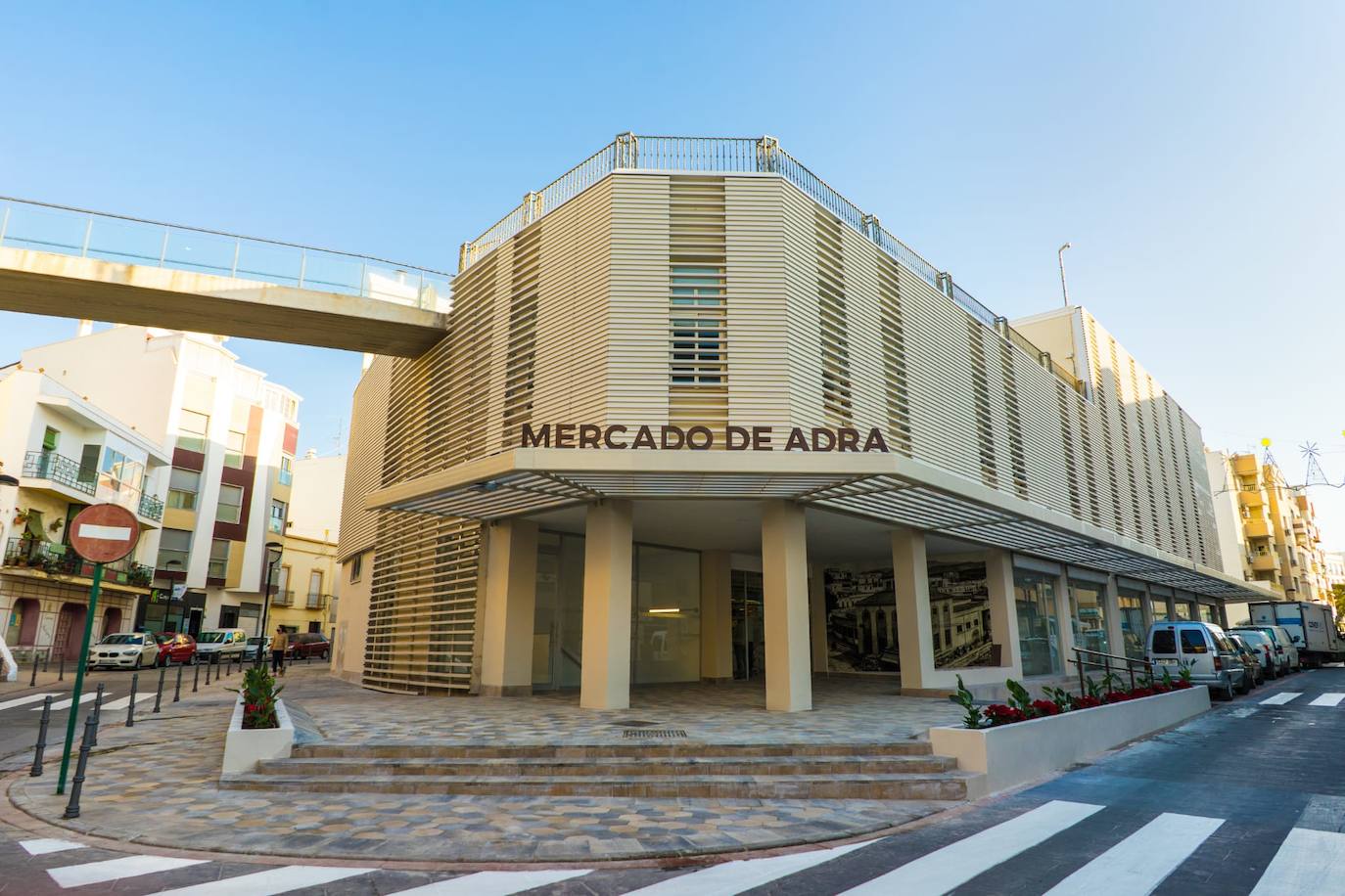 El Mercado de Adra abre la puerta al ocio y a la restauración