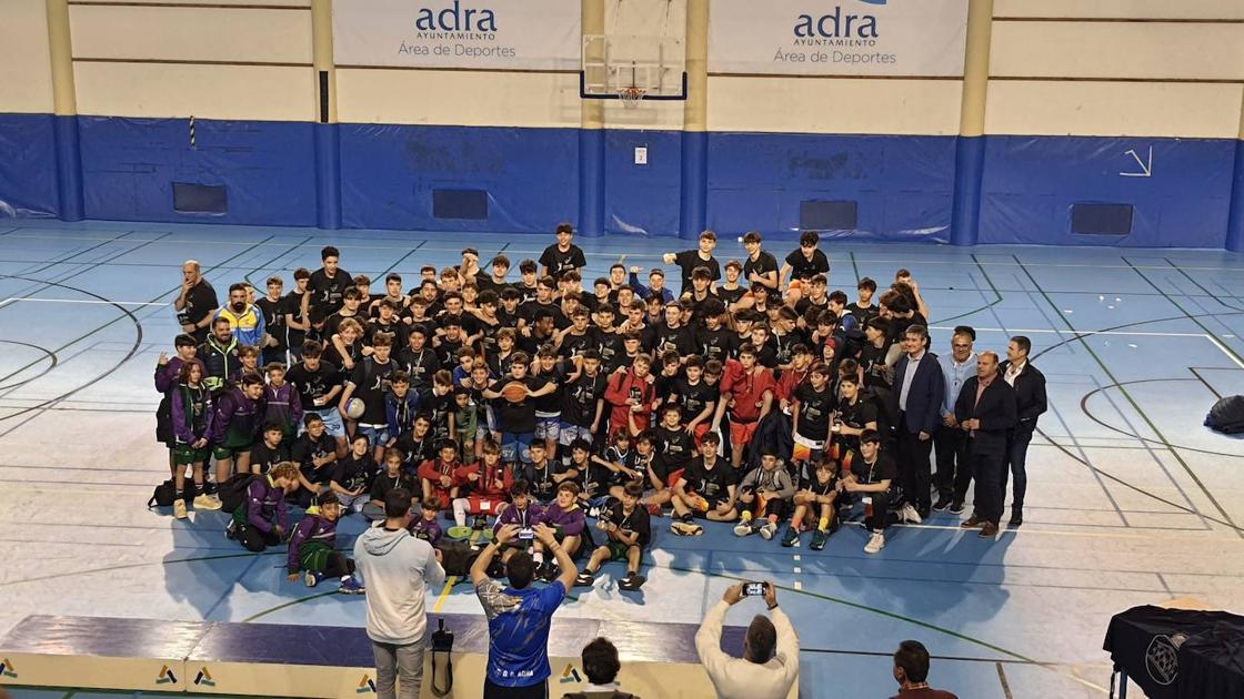 El baloncesto andaluz celebra el 28-F en Adra