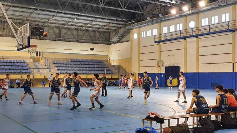 El baloncesto andaluz celebra el 28-F en Adra