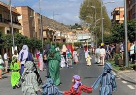 Niños durante la procesión en Berja, de archivo.