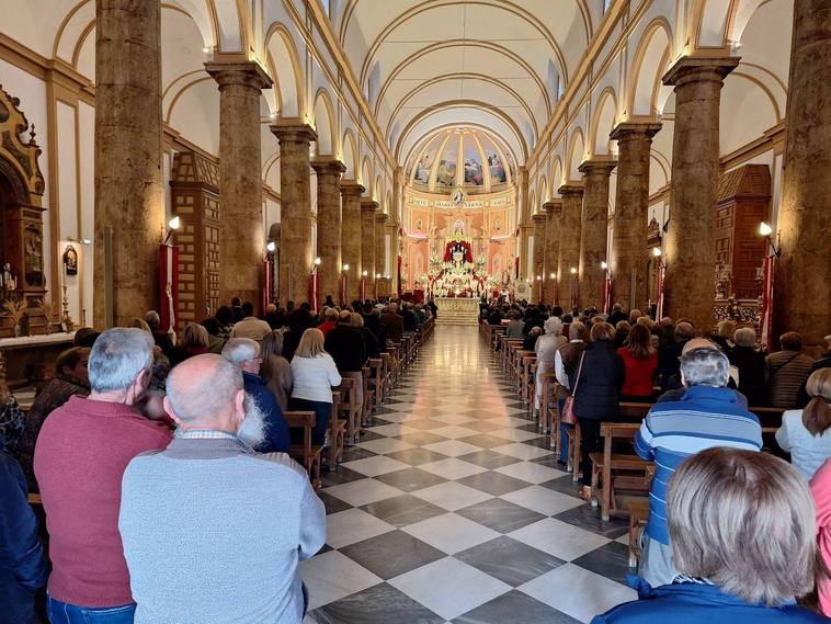 La Virgen de Gádor regresa a su ermita un día después de lo previsto